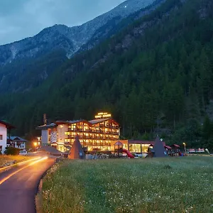 Sunny Hotel Sölden