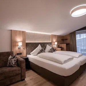 https://alphotel-garni-salner.ischgl-hotels.net