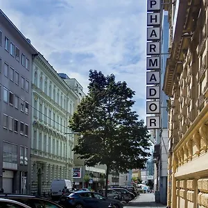 Pharmador Oda ve Kahvaltı